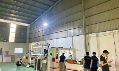 Gia công phủ acrylic , laminate , PET lên cốt ván