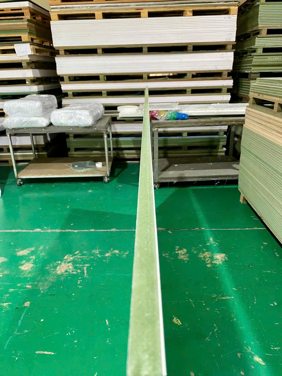 Gia công phủ acrylic , laminate , PET lên cốt ván