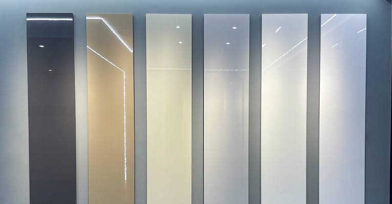 Vì Sao Acrylic Ngày Càng Được Ưa Chuộng Trong Nội Thất?