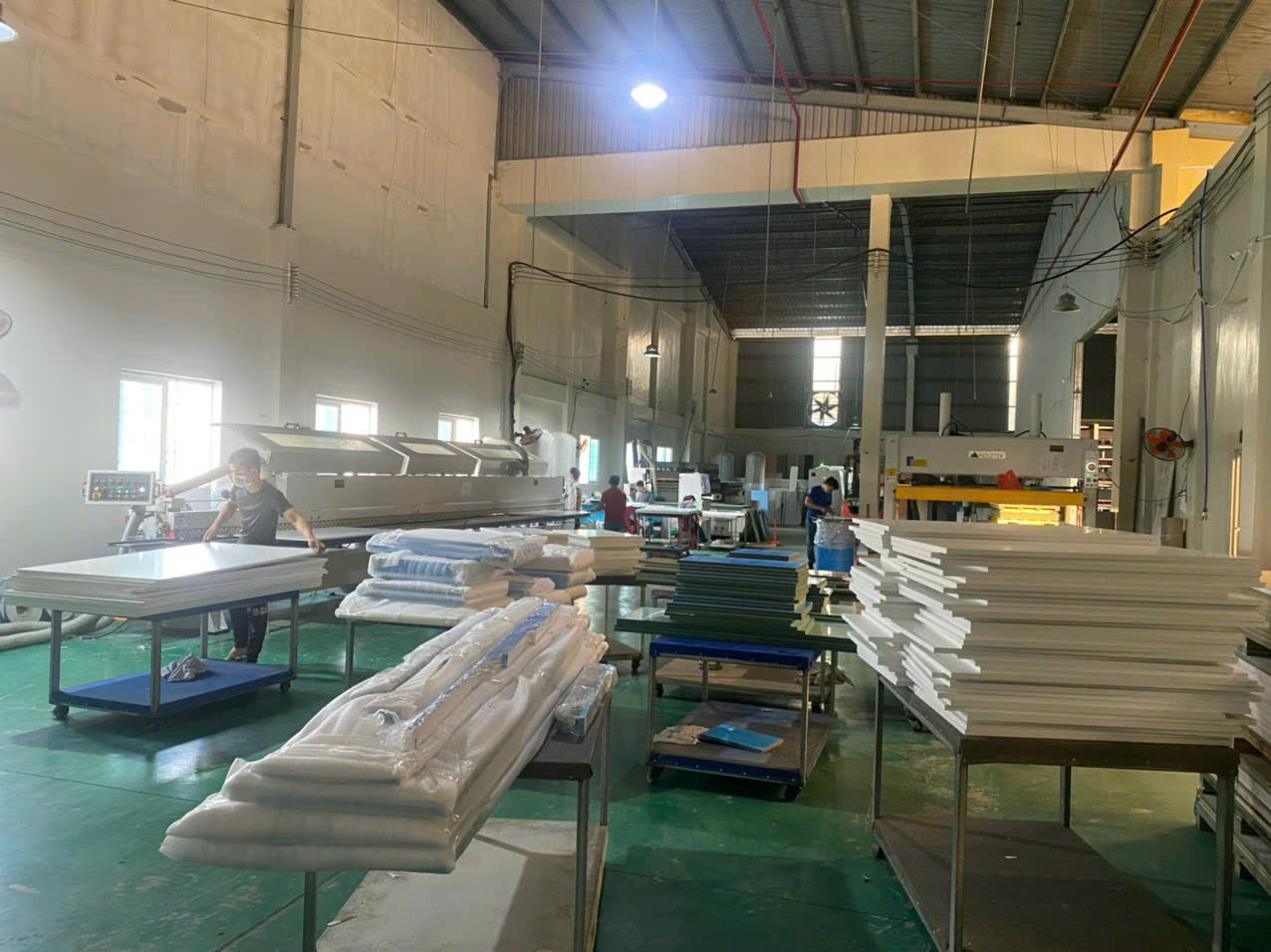 Quy Trình Gia Công Acrylic CNC Theo Kích Thước Yêu Cầu