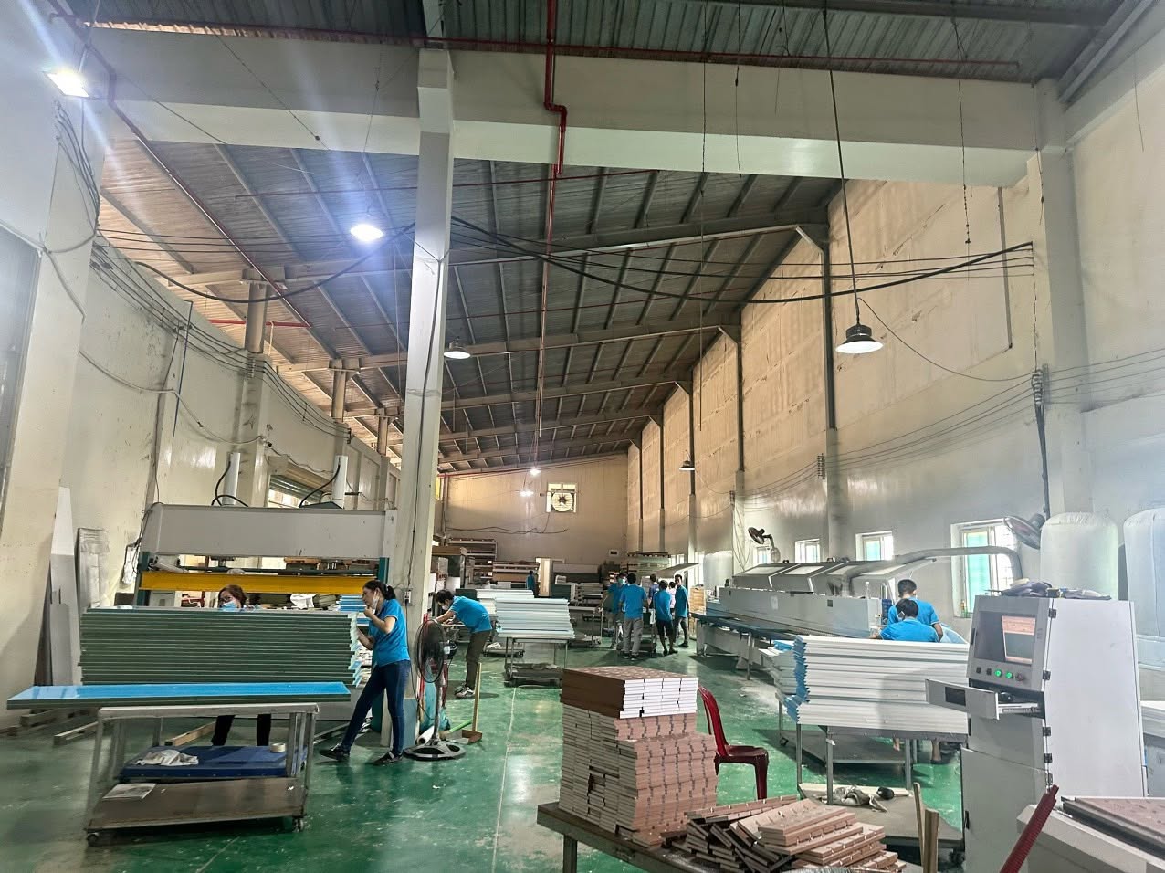 Gia Công Acrylic Nội Thất Là Gì?
