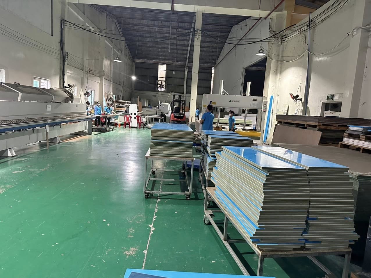 Vì Sao Gia Công Acrylic Nội Thất Được Nhiều Khách Hàng Lựa Chọn?