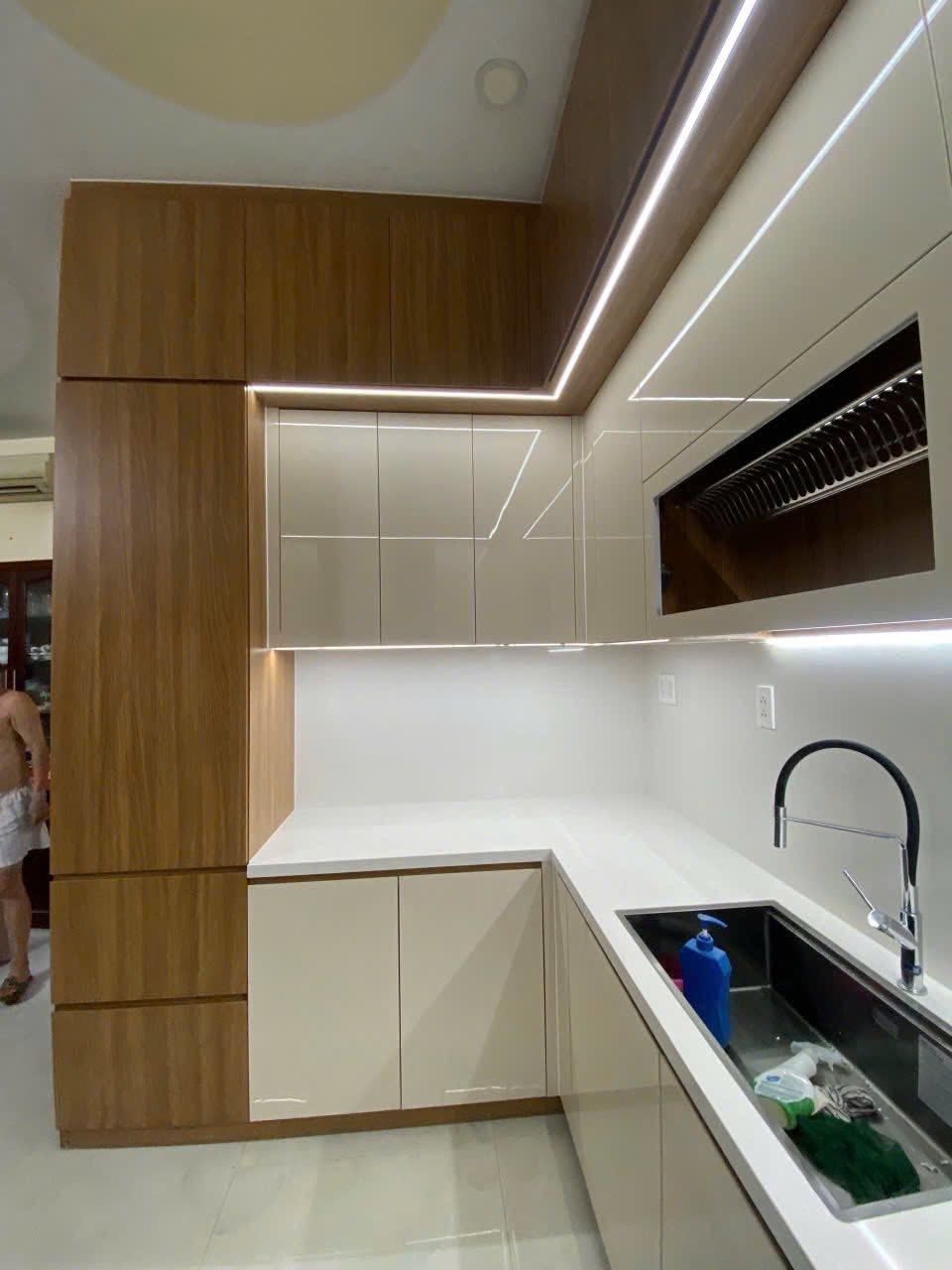 Acrylic Là Gì? Lý Do Nên Chọn Gia Công Acrylic Nội Thất