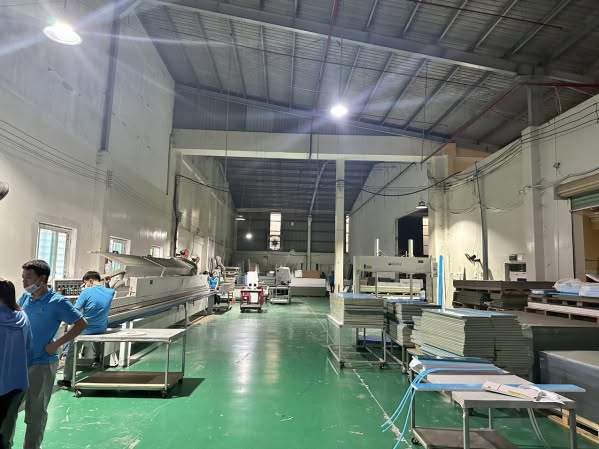 Acrylic Là Gì? Tổng Quan Về Vật Liệu Cao Cấp Trong Gia Công Acrylic
